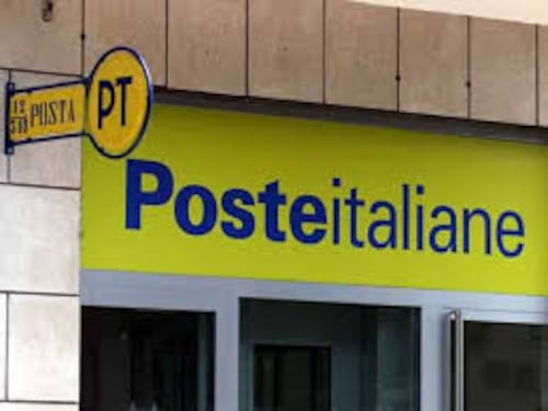 Spariscono i soldi dai conti correnti postali: caccia all'impiegato sleale