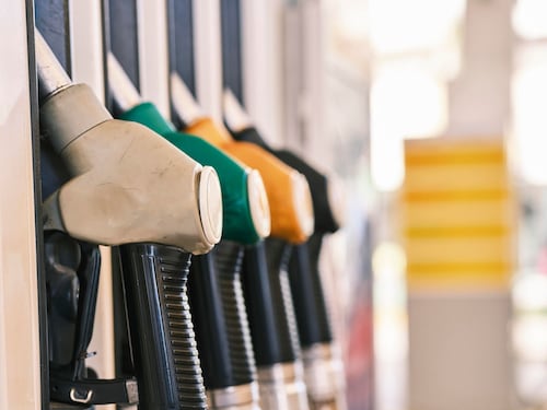 Carburante annacquato e motori distrutti, è ancora l’allarme: la mappa dei danni e la guida ai rimborsi. Ecco come proteggersi