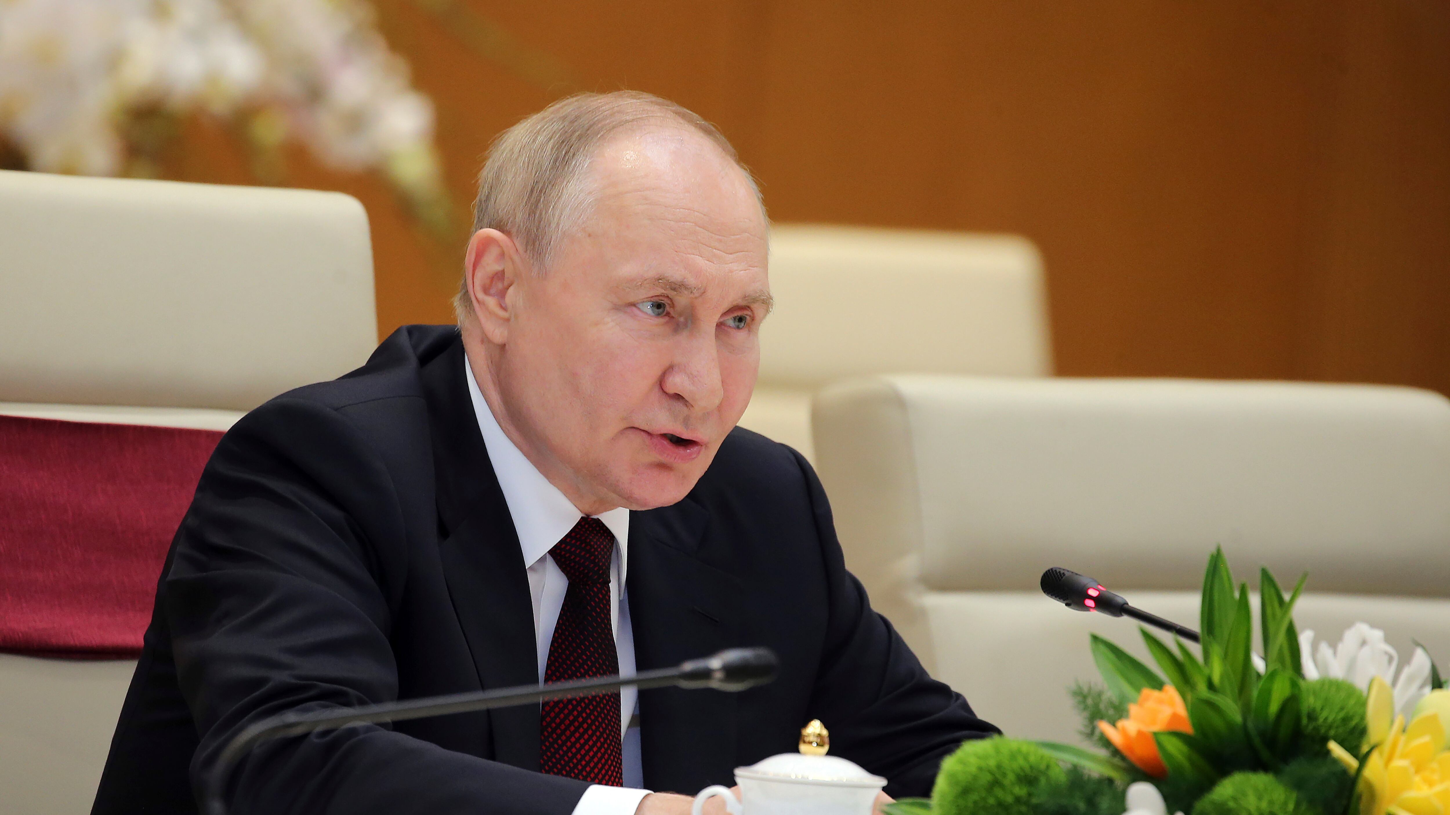 Putin in difficoltà usa la solita minaccia. "Svilupperemo ancora armi nucleari"