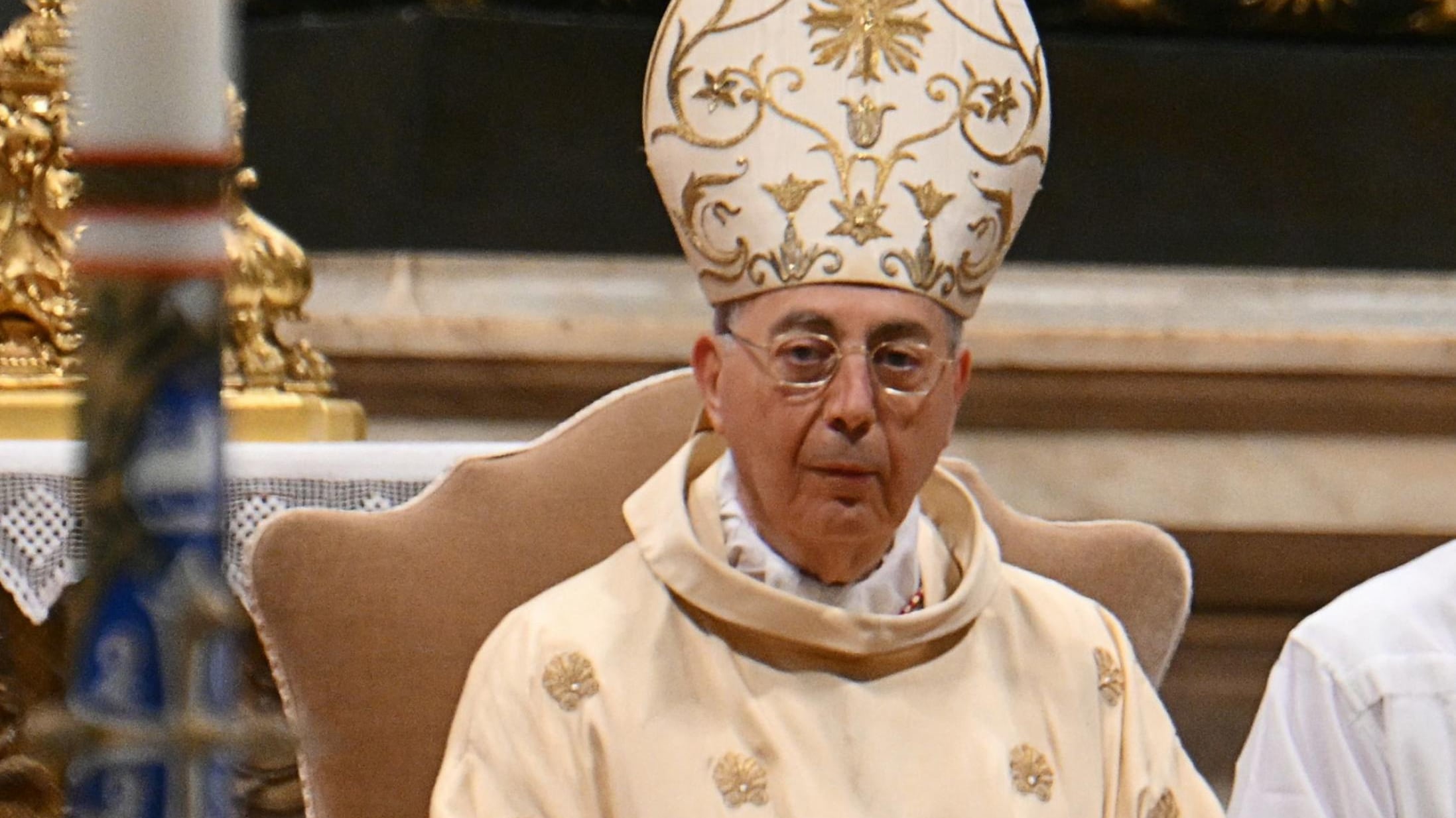 Il cardinale francese che annuncerà il nome del nuovo Pontefice