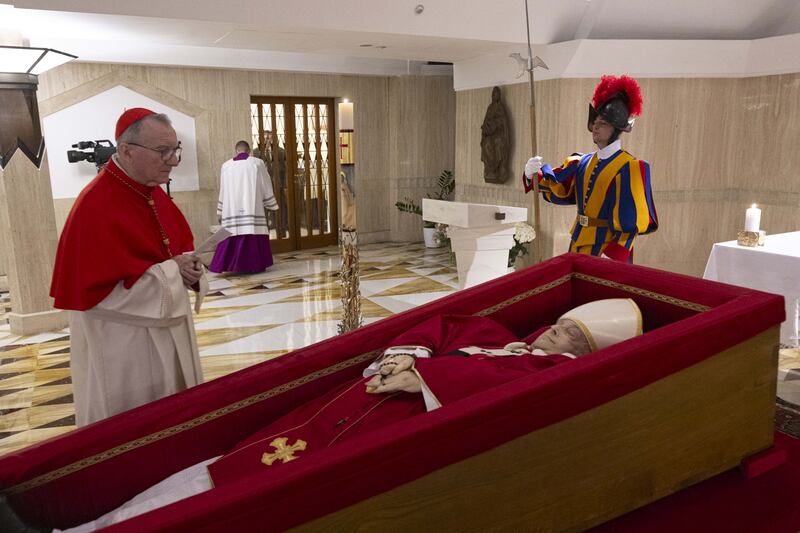 Le prime foto della salma di Papa Francesco 4