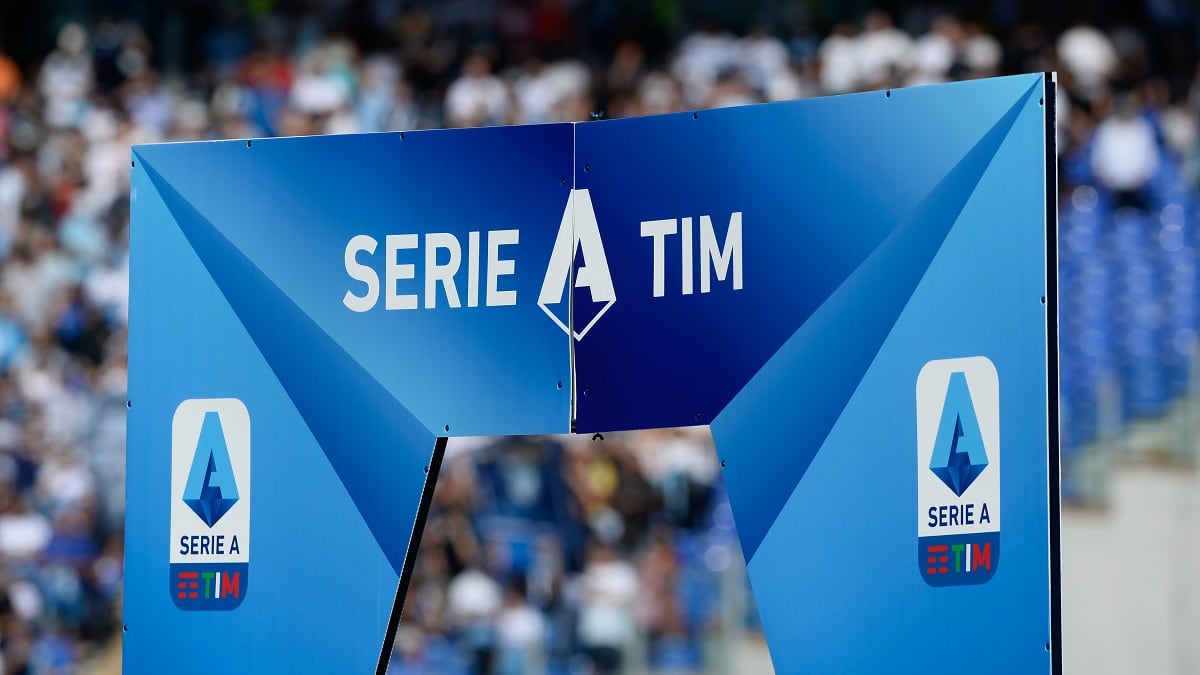 Serie A in bilico, nello scenario peggiore scudetto e retrocessioni verrebbero assegnati
