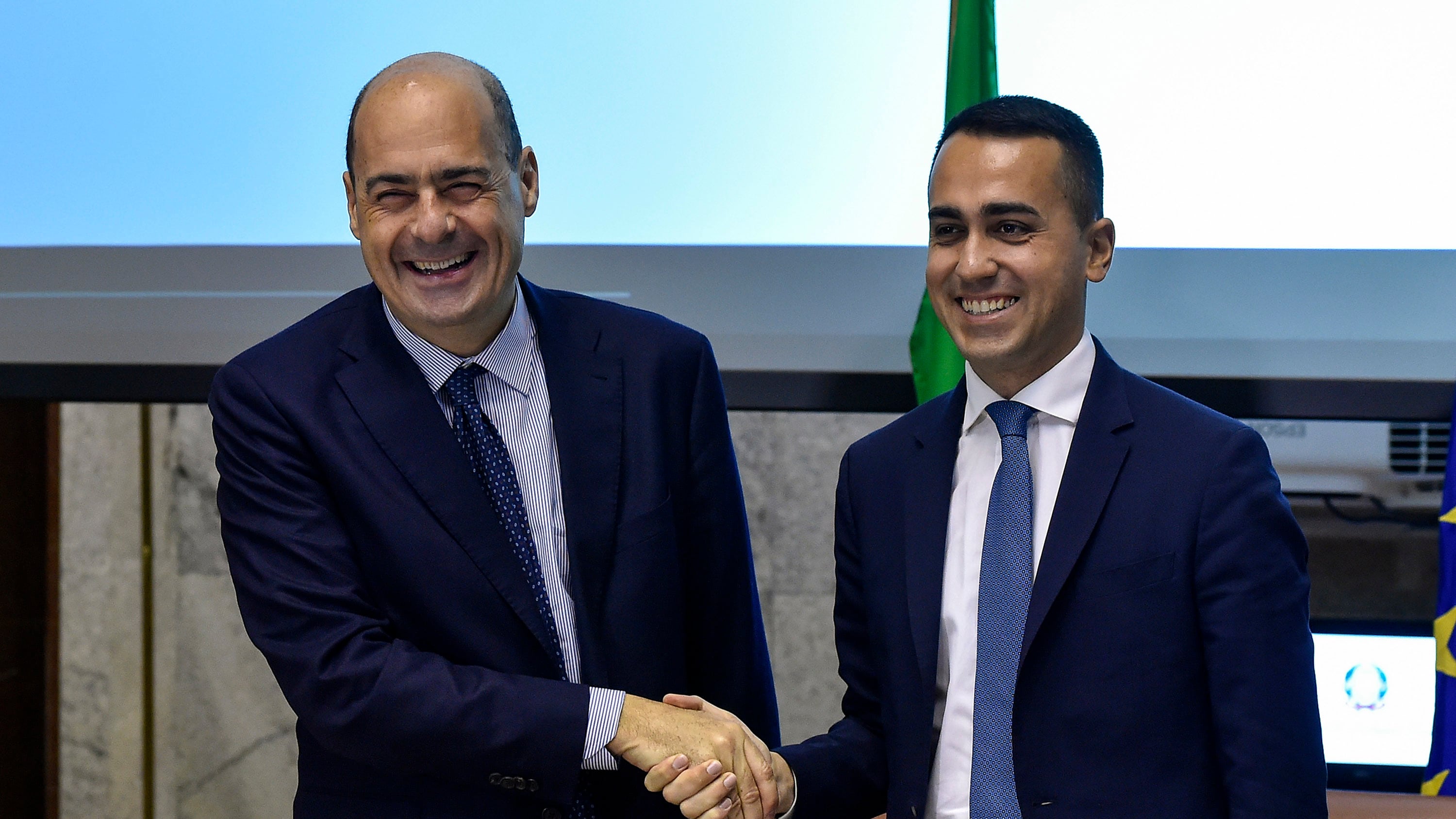 Lavoro, welfare e banche: il folle contratto Pd-M5S