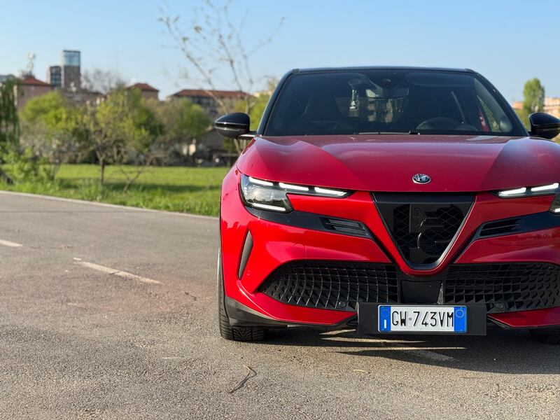 Alfa Romeo Junior Veloce: la gallery del crossover sportivo elettrico da 280 CV 3