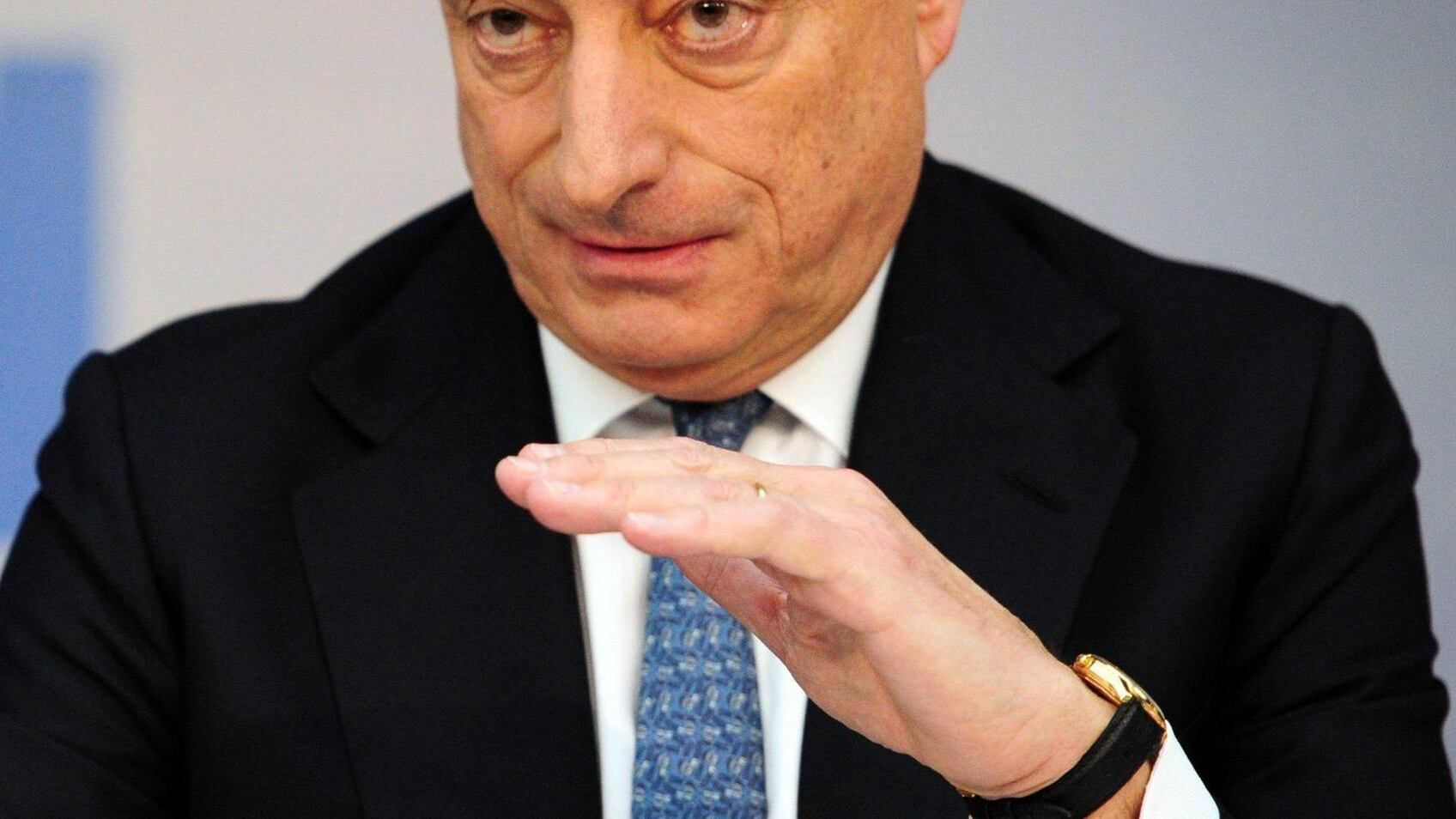 Draghi: «Nuovi aiuti? Solo se vanno alle imprese»