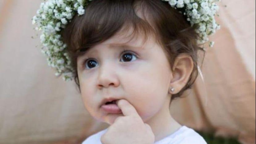 Il papà della bimba di 2 anni morta a Lecce: "Lasciata un'ora e mezza sul lettino"