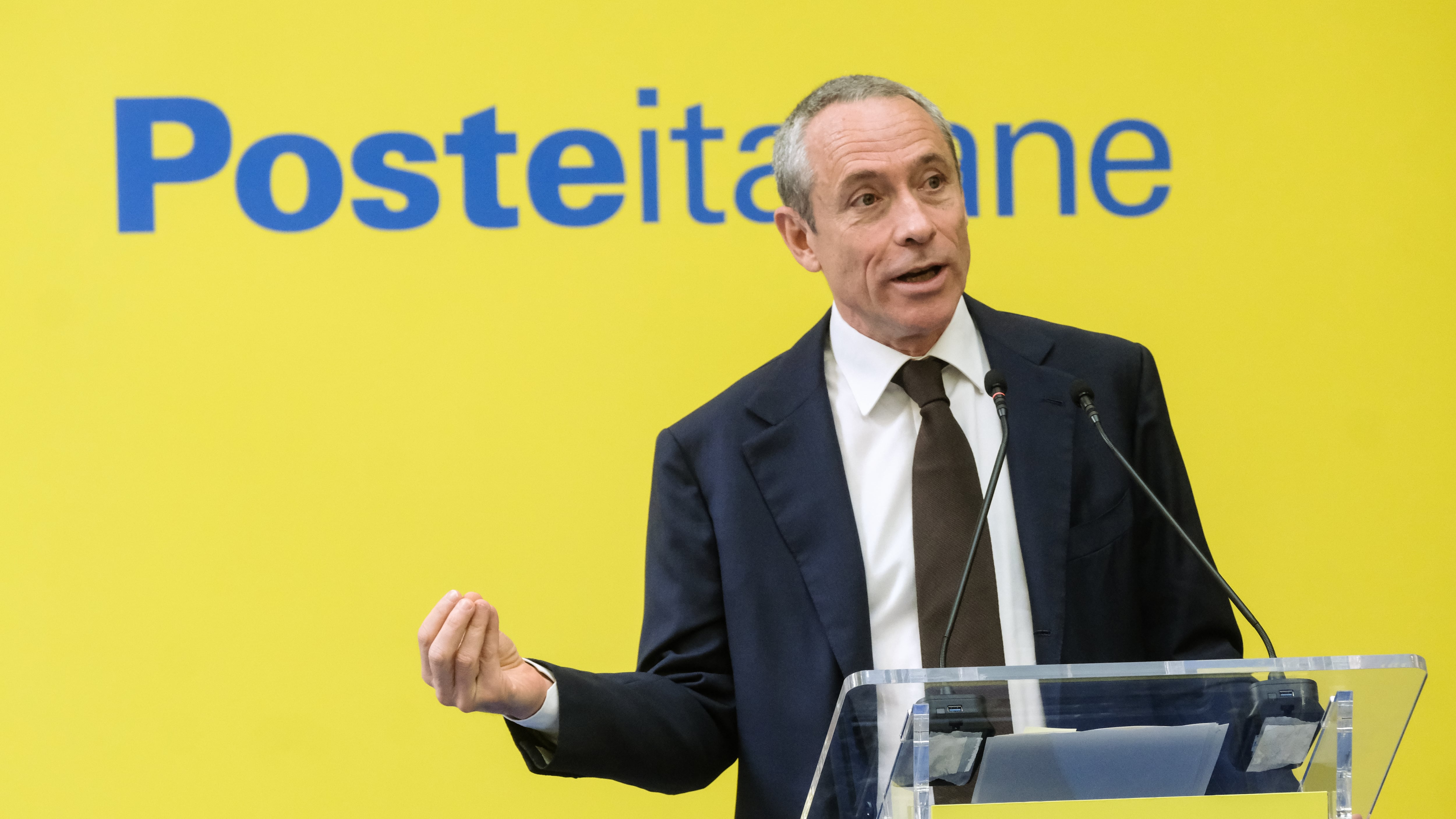 Poste incassa l'ok di Consob su Tim. Si può aderire all'offerta da lunedì
