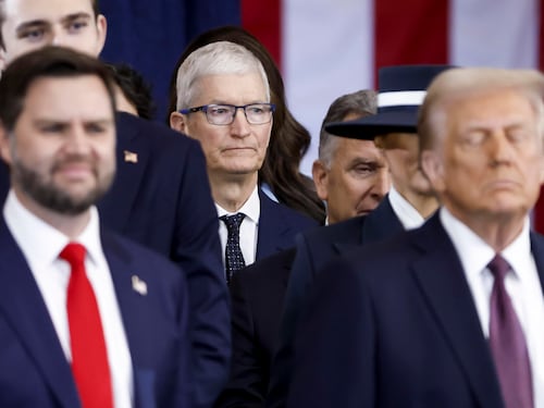 I signori della Silicon Valley in Cina. Oltre alla diplomazia c'è il business