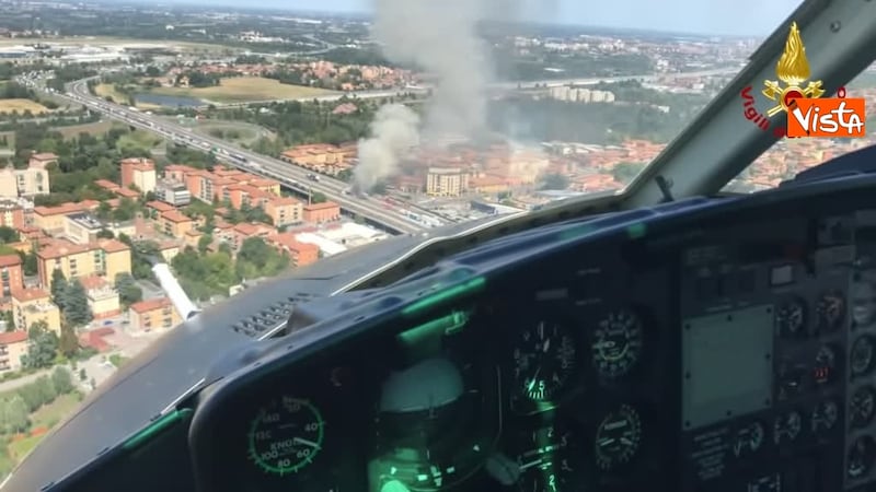 Inferno sulla A14: le foto dall'elicottero 4