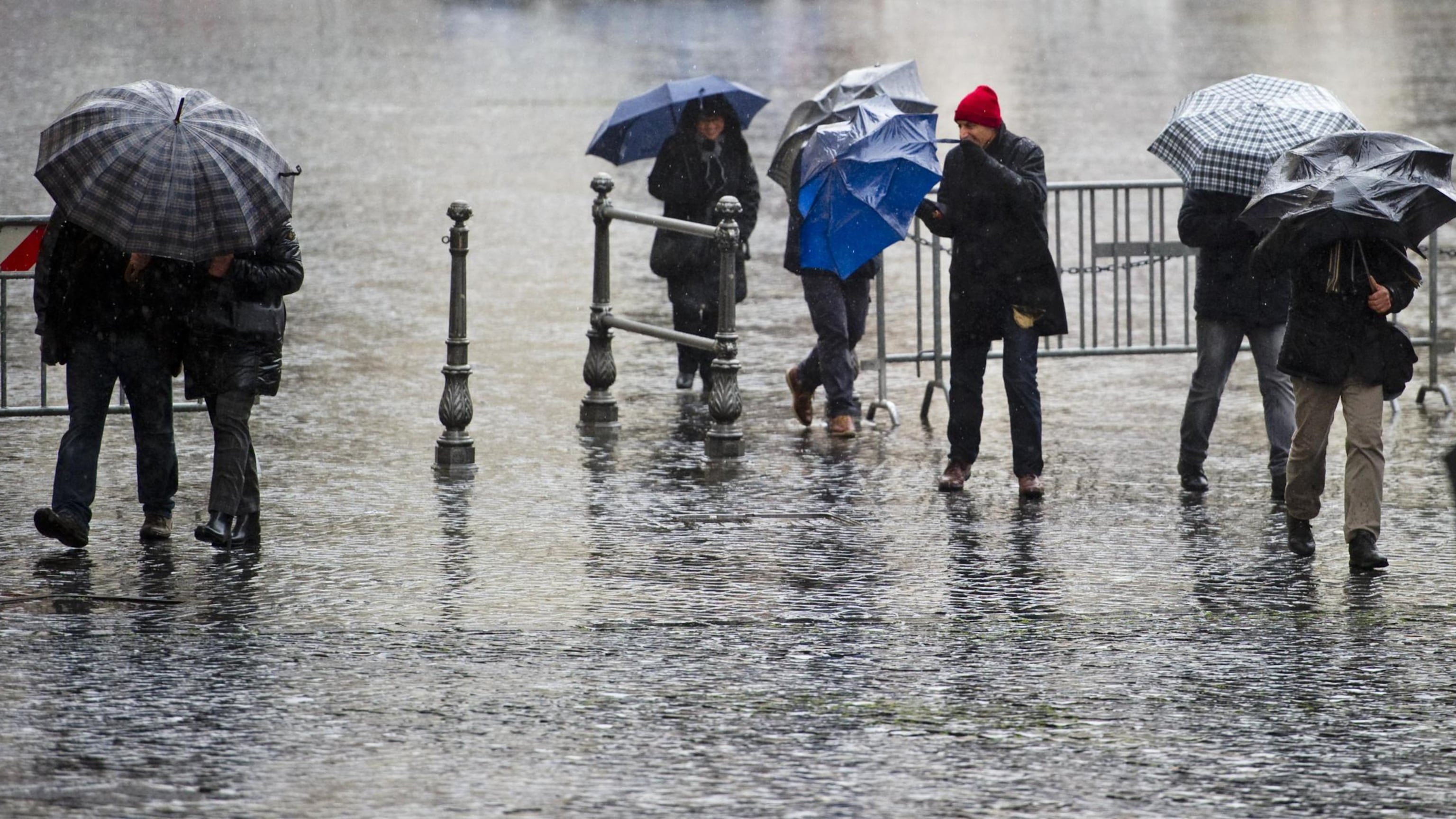 Maltempo, danni e allagamenti: 150 sfollati in Liguria