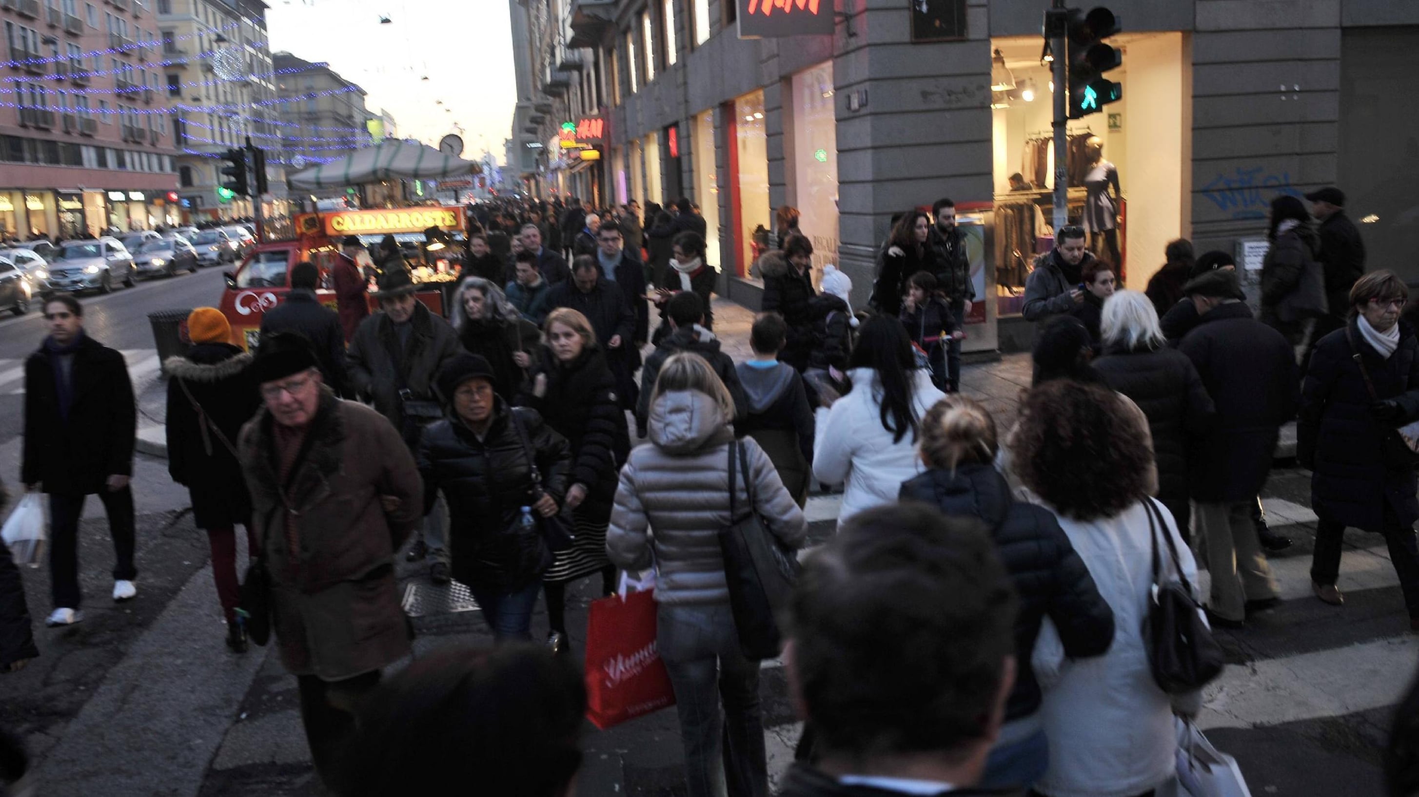 Risparmiateci la farsa: i saldi oramai si fanno tutto l'anno