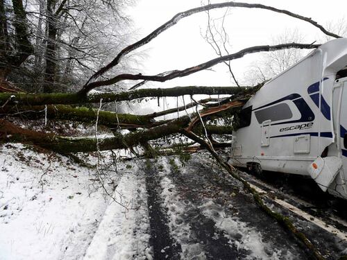 Maltempo, ultima ondata di gelo del 2017: nevicata record a Cortina