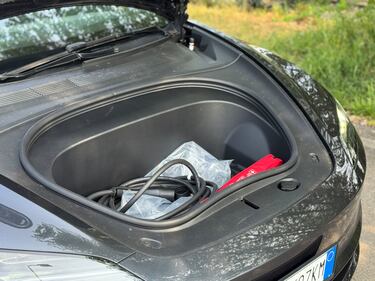 Model 3 RWD 2026: guarda le foto 13