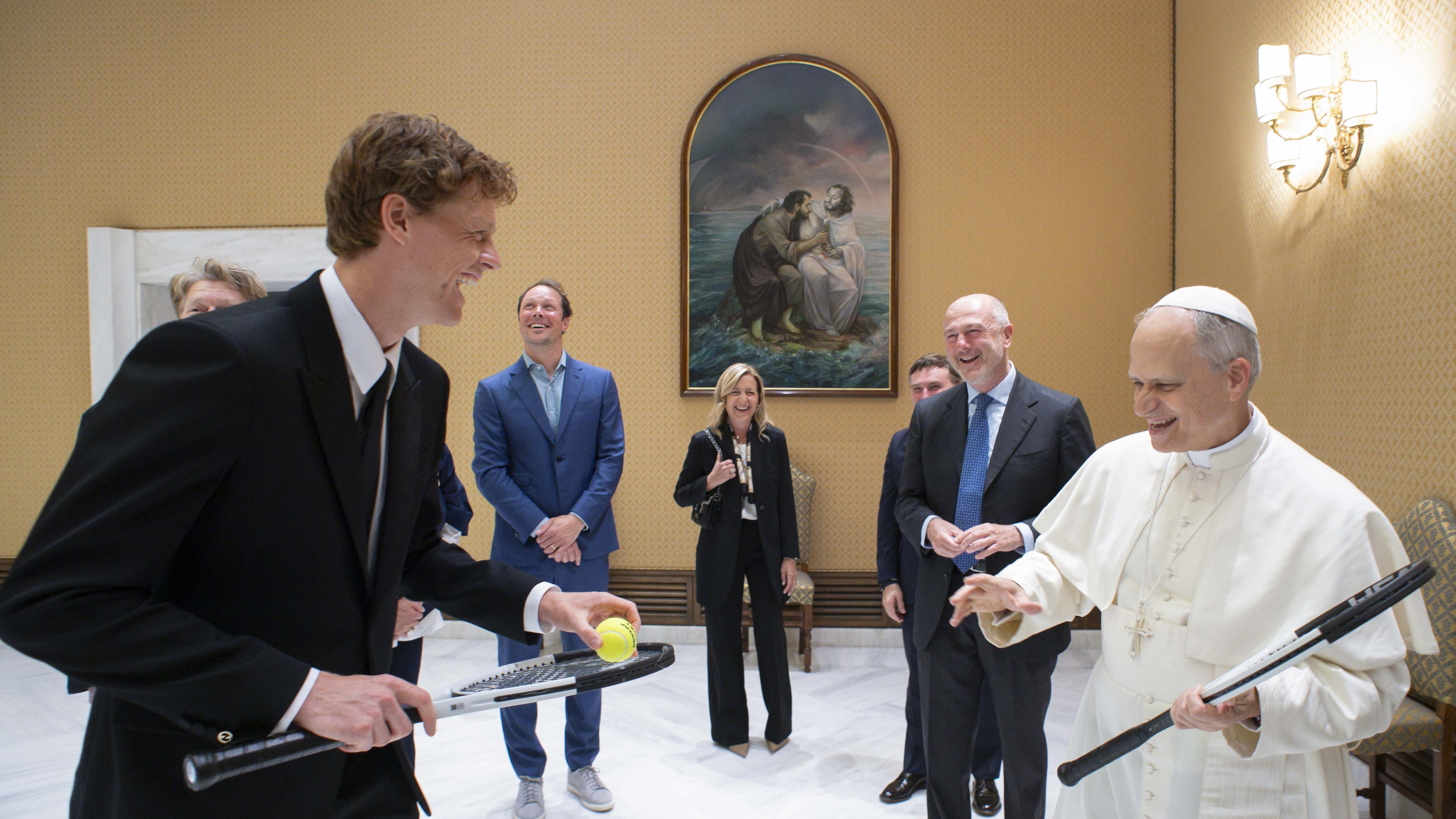 E Leone disse a Sinner: "Ora anch'io potrei giocare a Wimbledon"