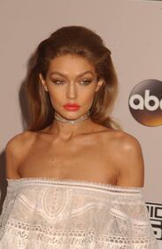 Gigi Hadid, lato b e trasparenze 8
