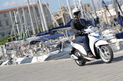 Honda SH Mode, sfida al low budget 5