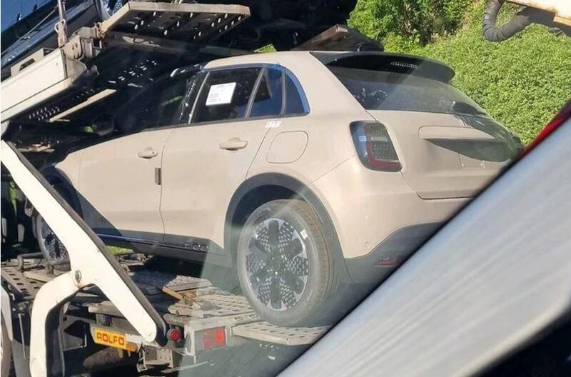 Fiat 600 sulla bisarca, guarda le foto 3