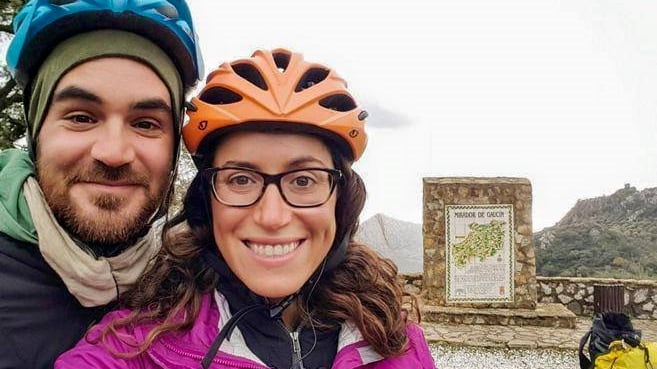 Giravano il mondo in bici: Jay e Lauren, uccisi dall'Isis in Tagikistan