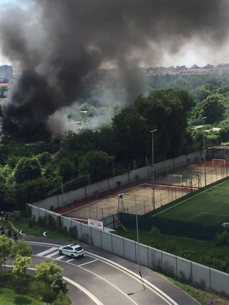Roghi di rifiuti nel cuore di Milano 10