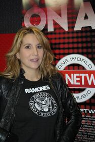 Jo Squillo: da Skizzo Skizzo a Siamo donne, da Sanremo alla moda 16