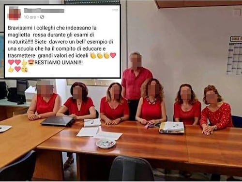 Con le magliette rosse a scuola: bufera sui prof alla maturità