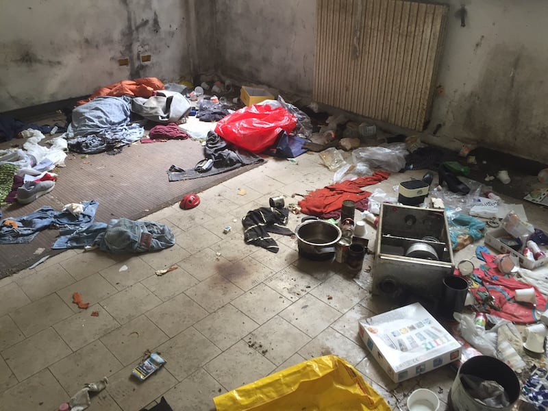 La scuola di via Zama occupata dagli immigrati