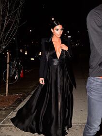 Kim Kardashian, maglietta bagnata senza reggiseno 39