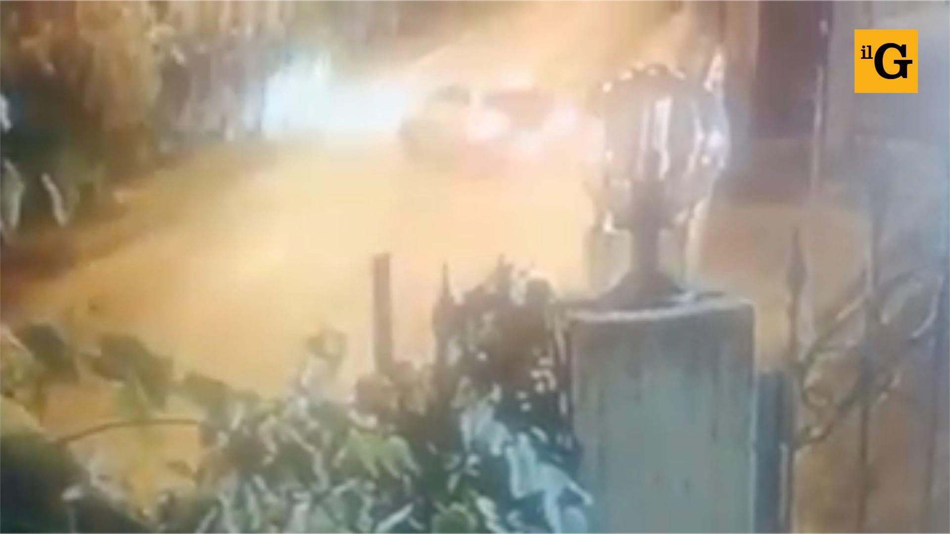 Morti carbonizzati dopo il brindisi social, spunta il video dello schianto