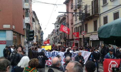 Milano in mano ai black bloc 7