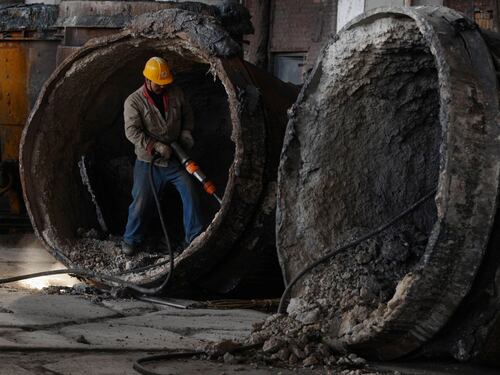 Confindustria, un minuto di silenzio: "Fabbrica che chiude come un lutto"