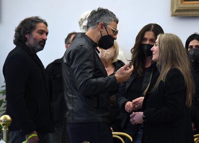 Vip e personaggi dello spettacolo alla camera ardente di Maurizio Costanzo 7