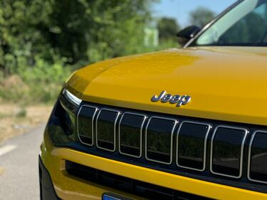 Jeep Avenger 1.2 Summit: guarda la gallery del B SUV a benzina 3