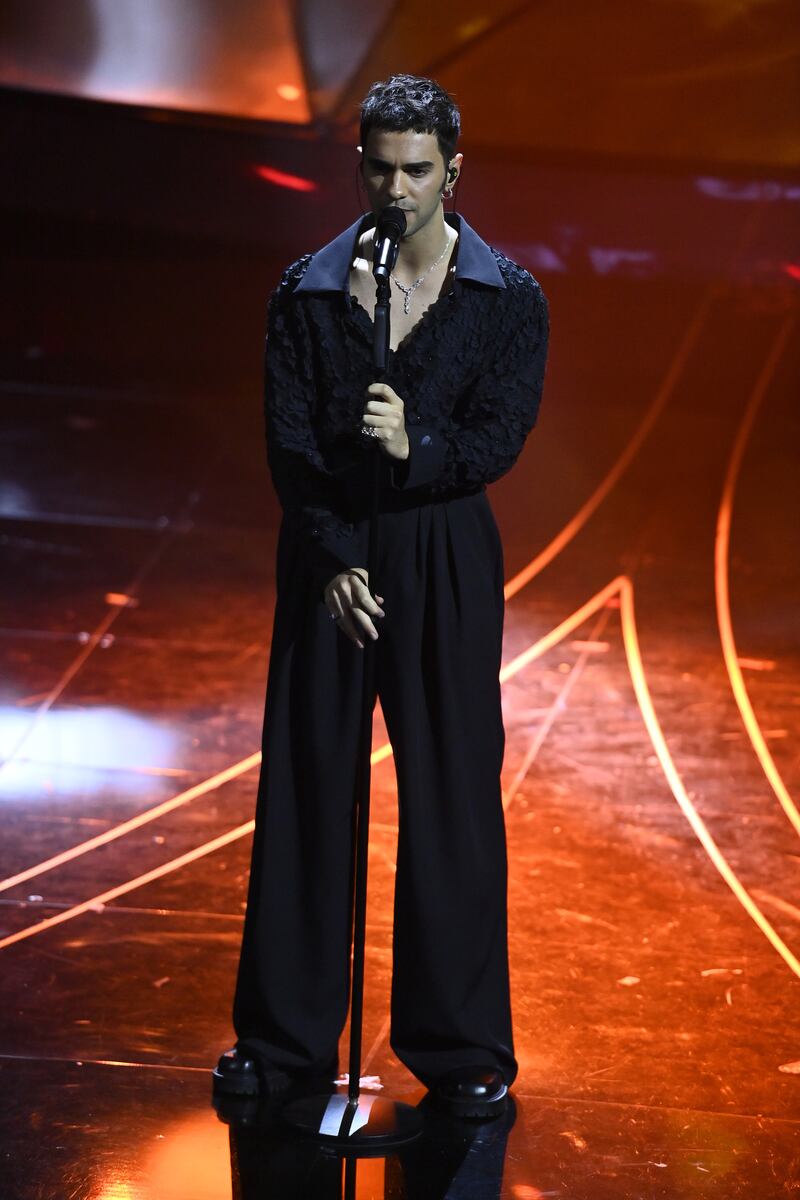 Sanremo 2024: ecco il look della terza serata del Festival di Maninni 3