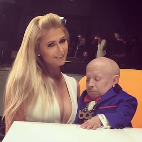 Paris Hilton omaggia Hugh Hefner 19