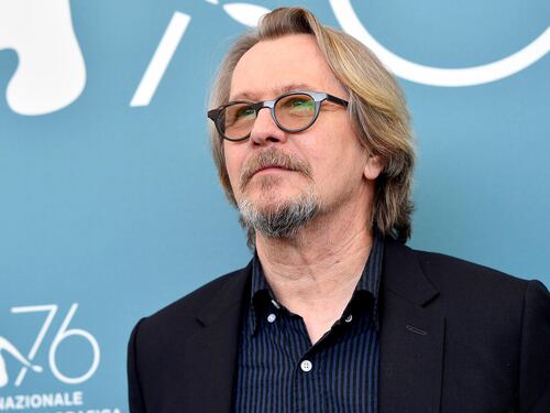 Gary Oldman compie 65 anni: i 5 ruoli da ricordare