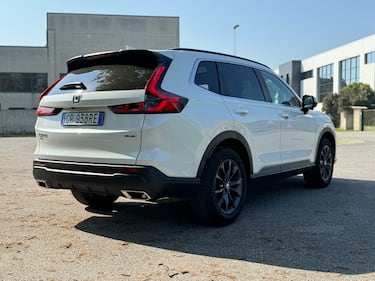 Honda CR-V: guarda la gallery del nuovo SUV ibrido 4x4 dagli ottimi consumi 10