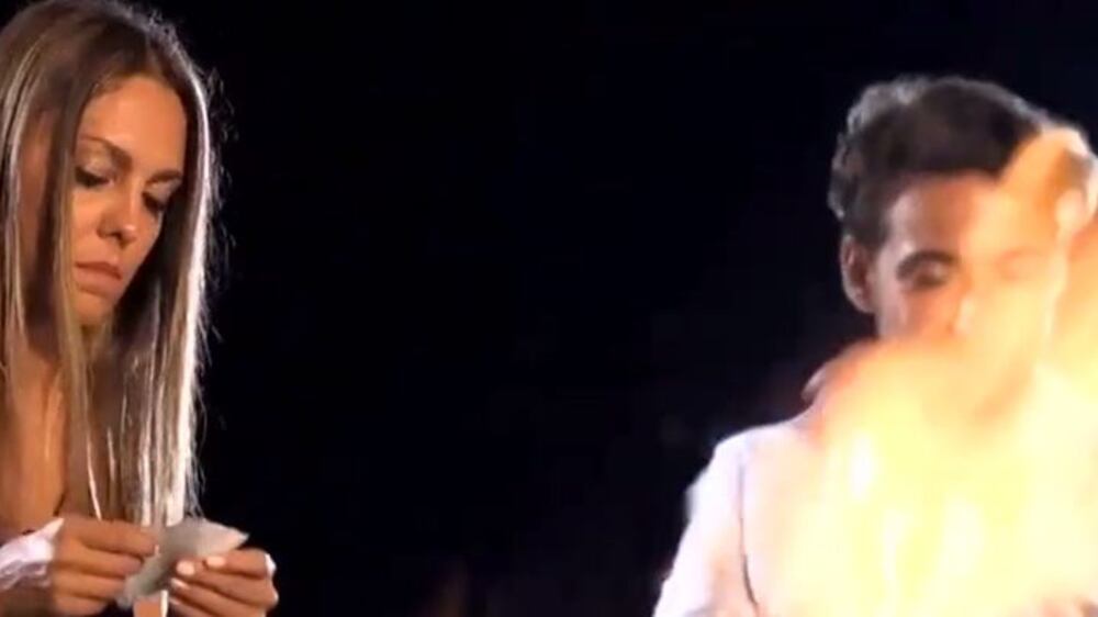 Temptation Island, Martina bacia Andrew. Ma il suo fidanzato le ha chiesto di sposarlo