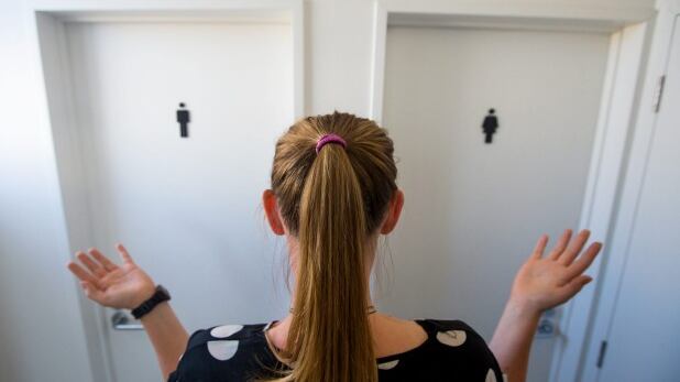Il vero problema dell'America: i bagni dei trans