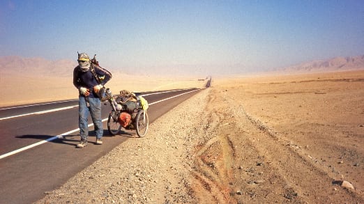 Cammina 27 anni per fare il giro del mondo: ora sta per arrivare