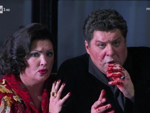 Rinascita apocalittica. Opera a tinte fosche per la "Prima". Tutto il teatro in piedi, celebra Mattarella
