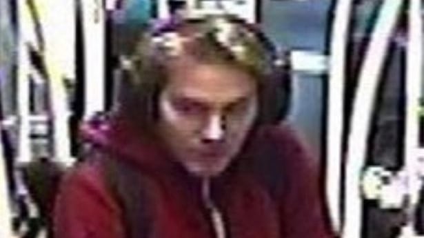 Inghilterra, giovane tira pugno bimba di 19 mesi che piange sul bus