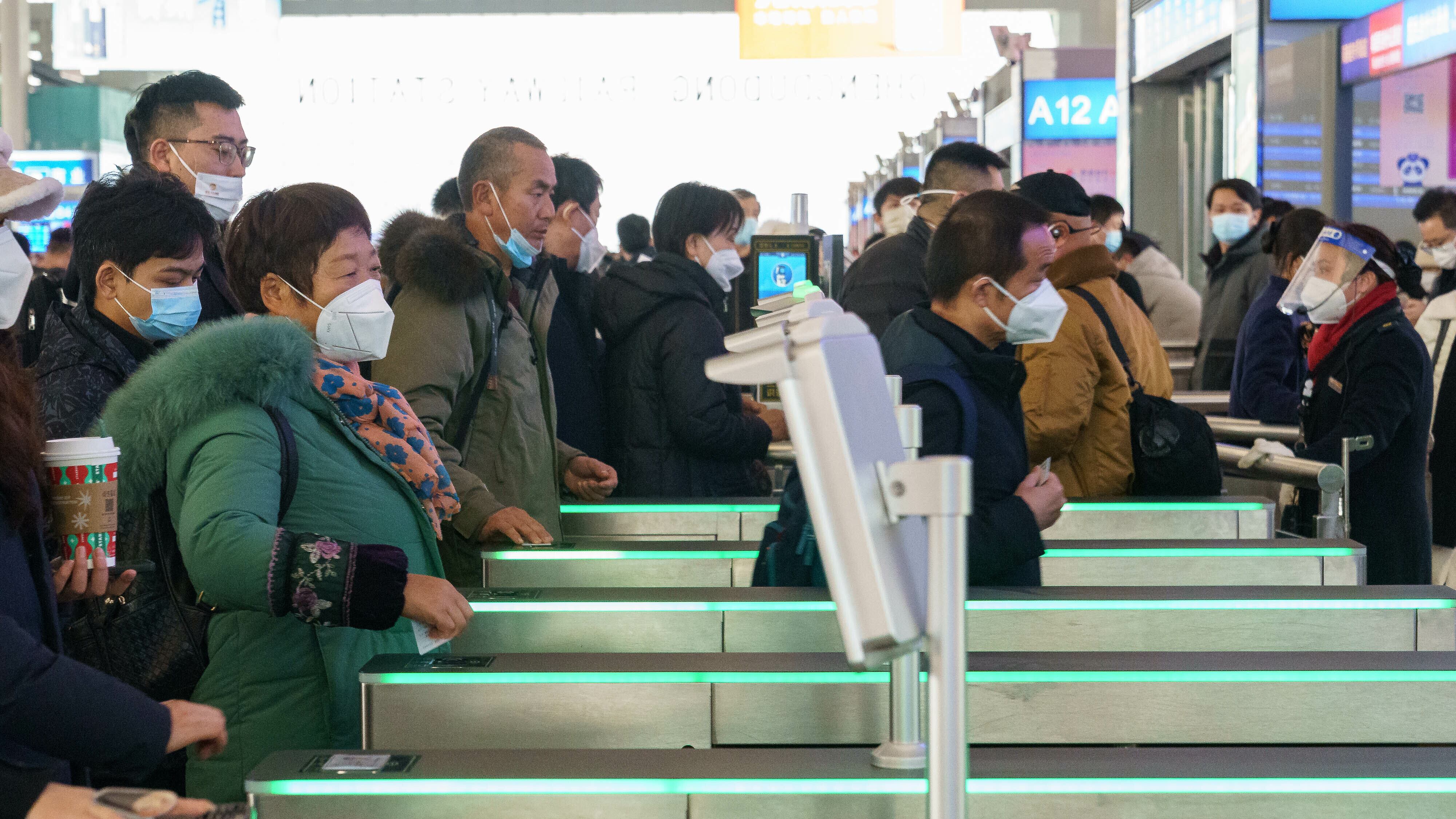 Il Covid travolge la Cina: "Nello Henan contagiato il 90% dei residenti"