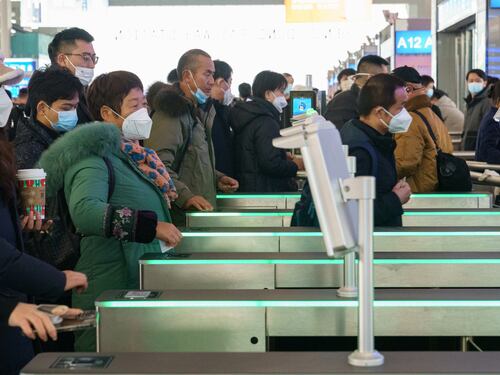 Il Covid travolge la Cina: "Nello Henan contagiato il 90% dei residenti"