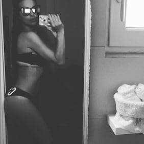 GF Vip: le sexy mamma e figlia Antonella Mosetti e Asia Nuccetelli 32