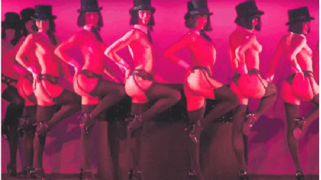 Eros targato Crazy Horse: il teatro diventa un night