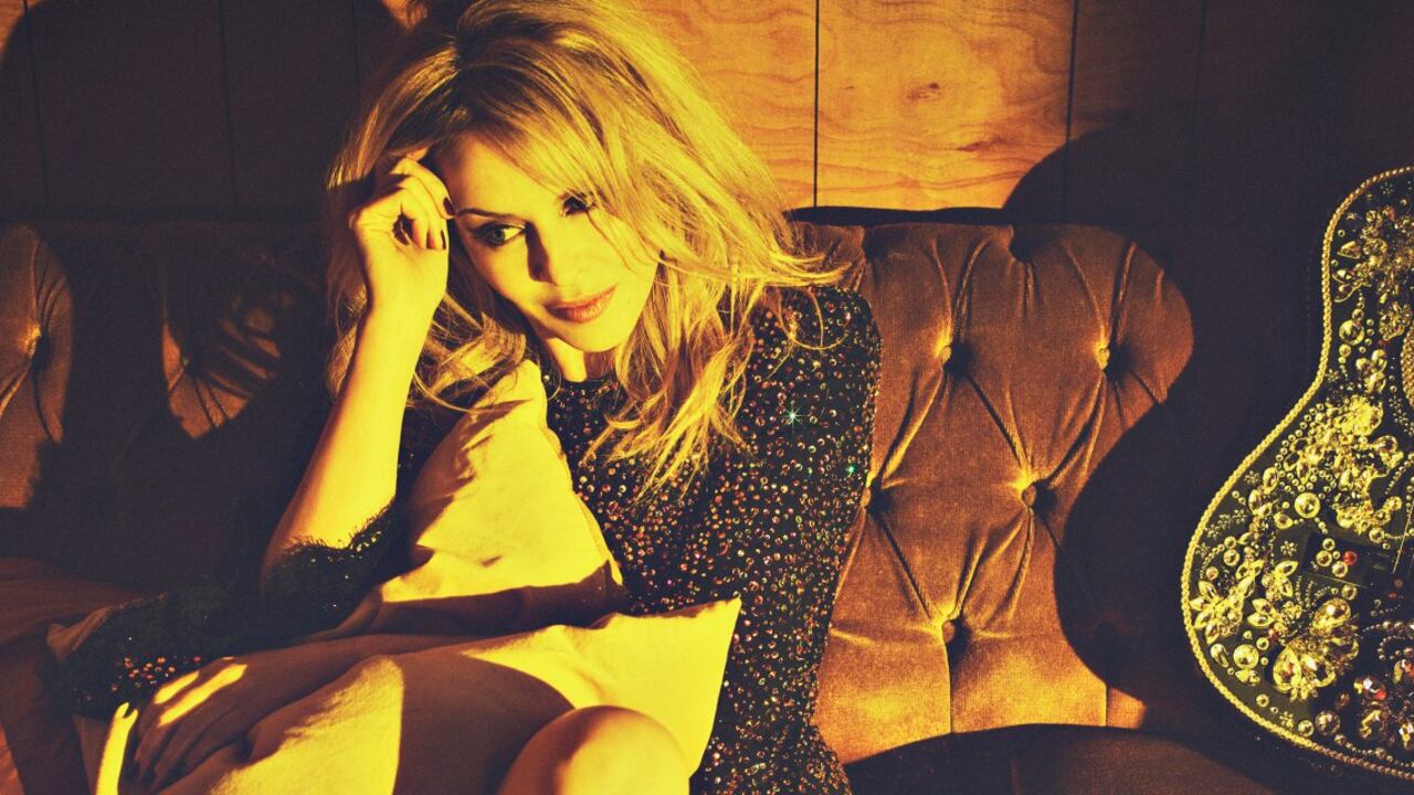 Buon compleanno Kylie Minogue: le 5 hit più famose