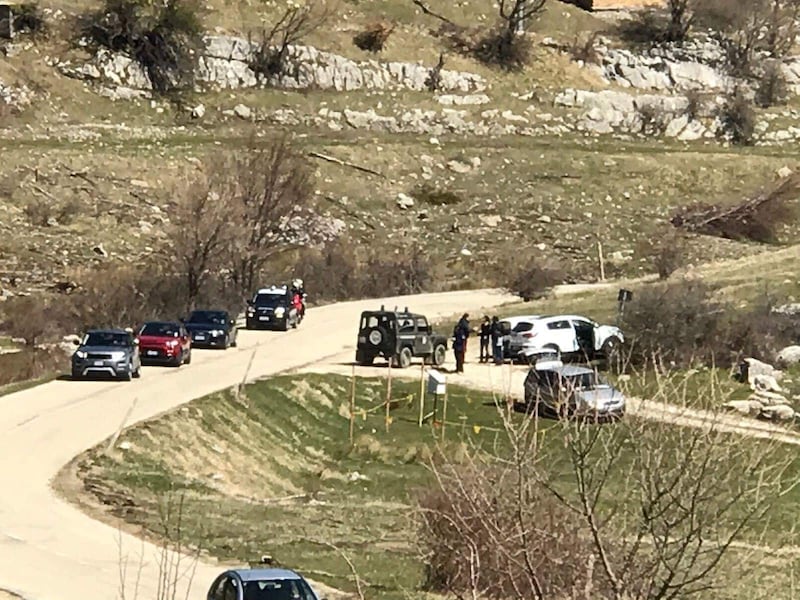 Pasquetta a Rigopiano, "turisti del macabro" tra le macerie 7