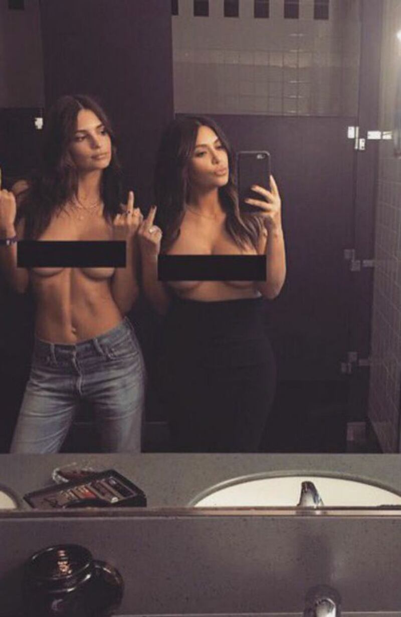Kim Kardashian, tra passerelle e selfie hot 49