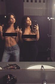 Kim Kardashian, tra passerelle e selfie hot 49