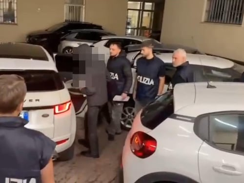 “Impossibile sfuggire alla Digos”. I messaggi di Siher per eludere i controlli della polizia